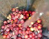 A picture of step 2 of Pulpy Falsa Juice.