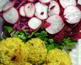 Foto del paso 4 de la receta: Bollitos de mijo con ensalada de verdes y repollo maserado