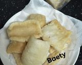Foto langkah ke 6 dari resep Krupuk Rambak, tepung kanji homemade.