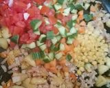 A picture of step 7 of Thai style fried rice with pineapple.