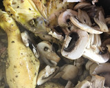 Foto del paso 6 de la receta: Caldo de hongos y mezcal