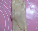 Foto langkah ke 5 dari resep Bolen Pisang Coklat Keju.