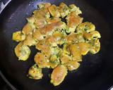 Foto del paso 6 de la receta: Pinchitos de pechuga de pollo con patatas fritas y doble marinad