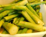 A picture of step 1 of Cream of mushrooms with asparagus.