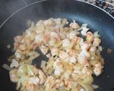Foto del paso 3 de la receta: Macarrones con anguriñas, gambas y huevo