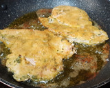Foto del paso 3 de la receta: Filetes de cerdo empanados, con pisto