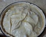 Foto del paso 4 de la receta: Tarta de salchichas con jamón y queso