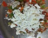A picture of step 3 of Mixed capsicum bread grilled pizza.