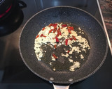 Foto del paso 1 de la receta: Pasta de cigala con espárragos