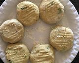 A picture of step 2 of Tasty Falafel Burgers.