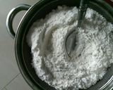 A picture of step 1 of Tricolour vanilla cup cake.