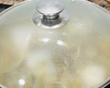 Foto del paso 4 de la receta: Rape con almejas en salsa verde 🍀 🥃 🧄 🪺 🍀 🎁