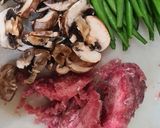Foto langkah ke 1 dari resep Tumis Buncis Sapi Jamur.