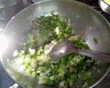 A picture of step 4 of Hariyali Pav Bhaji.