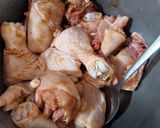 Foto langkah ke 1 dari resep Ayam goreng saus tiram.