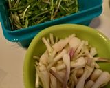 Foto langkah ke 2 dari resep Tumis Lokio & Teri (Memori Resep Pertamaku).