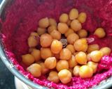 A picture of step 2 of Beetroot Humus.
