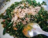 A picture of step 4 of Rajasthani Green chilli kutta.