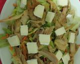 Foto del paso 4 de la receta: Ensalada de pollo y brie con salsa de mostaza y miel