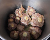 Foto del paso 2 de la receta: Rabo de Ternera en salsa de Vino Tinto