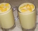 A picture of step 2 of Mango Samoothei.