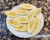 Foto del paso 4 de la receta: Pastel con plátano caramelizado