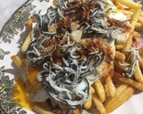 Foto del paso 6 de la receta: Gulas sobre huevos estrellados y patatas