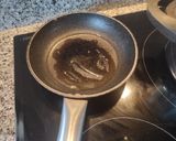 Foto del paso 3 de la receta: Pasta pesto, con trocitos de botifarra negra y chorizo al emmental