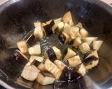 A picture of step 1 of Aloo Baingan Methi with Kasundi.
