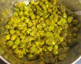 A picture of step 1 of Matar paratha.