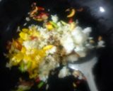 Foto langkah ke 4 dari resep Nasi goreng telur kecap inggris.