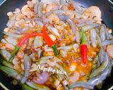 Hình bước làm 3 của món Cá lòng tong và tôm sông kho khô
