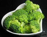 《好菜網》青花菜佐特製風味醬的食譜步驟1照片