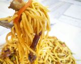 A picture of step 5 of Mushroom chowmein.