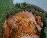 Foto langkah ke 5 dari resep Ayam Kukus Daun Pisang*.