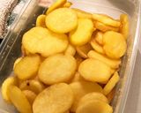 Foto langkah ke 1 dari resep Cheesy Potato and Smoked Beef.