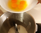 Foto del paso 2 de la receta: Bizcocho de yogur y nueces en Mambo