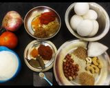 ஹைதராபாத் ஸ்டைல் முட்டை கிரேவி(hydrebad style egg gravy recipe in tamil) ரெசிபி ஸ்டேப் 1 புகைப்படம்