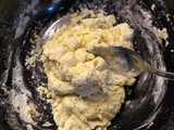 Pizza de cebolla y quesos