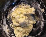 Foto del paso 1 de la receta: Pizza de cebolla y quesos