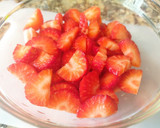 Foto del paso 2 de la receta: Vaso de galletas y fresas