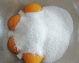 Pas rețetă Prăjitură cu 2 blaturi, cremă cu mascarpone, strat de gem cu nucă și glazură de ciocolată albă 8 fotografie