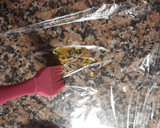 Foto del paso 2 de la receta: Ensalada de canónigos, mango, melón y huevo poche