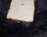 A picture of step 6 of Tawa bread pizza.