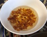 A picture of step 2 of Mie Ayam Special.