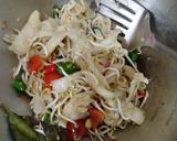 Foto langkah ke 2 dari resep Tumis Tauge Jamur.
