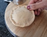 A picture of step 3 of Paneer and vegetable pockets.