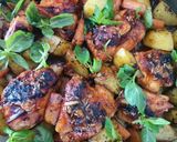 Gambar langkah 4 resipi Garlic Rosemary Roasted Chicken Breasts & Vegetables.