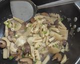 Foto langkah ke 5 dari resep Rebung tumis Jamur.