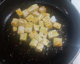 A picture of step 2 of Paneer capsicum masala.